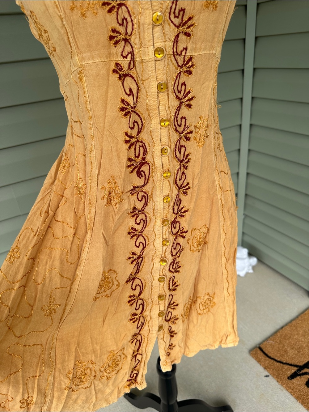 Henna Sleeveless Embroidered Mustard Summer Dress size Med very soft unique - Picture 2 of 8